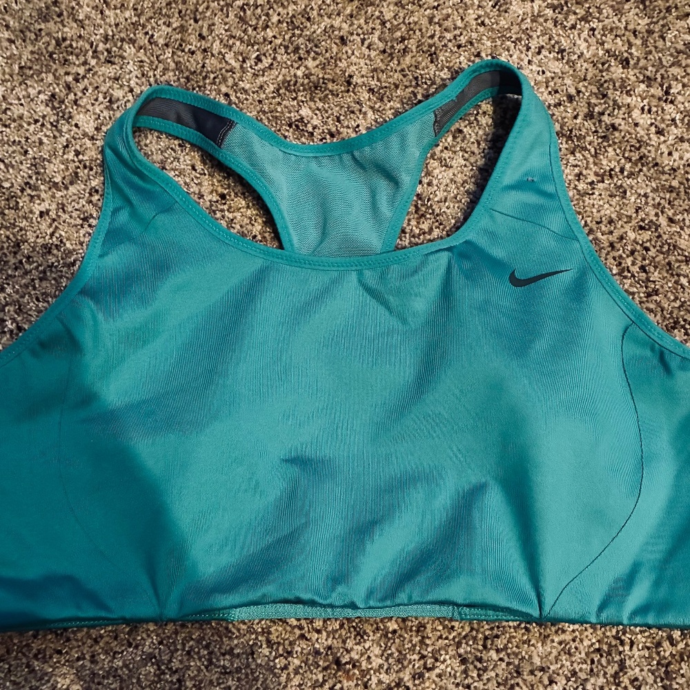 Women’s Sports Bra